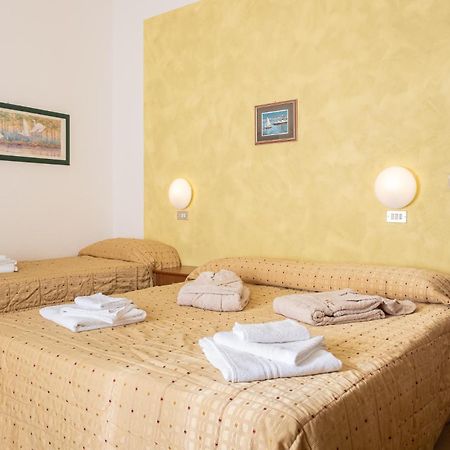 Hotel Pironi San Mauro Mare エクステリア 写真