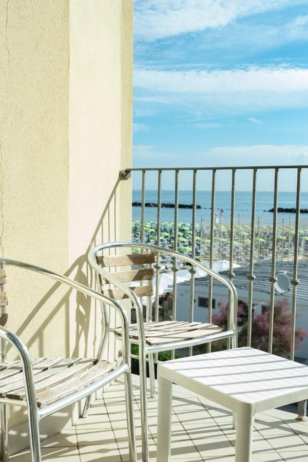 Hotel Pironi San Mauro Mare エクステリア 写真