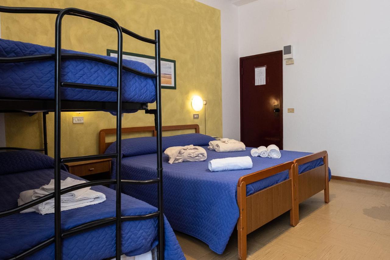 Hotel Pironi San Mauro Mare エクステリア 写真